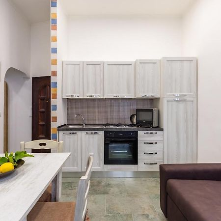 Gelso Complex Studios And Flat By Napoliapartments Exterior photo