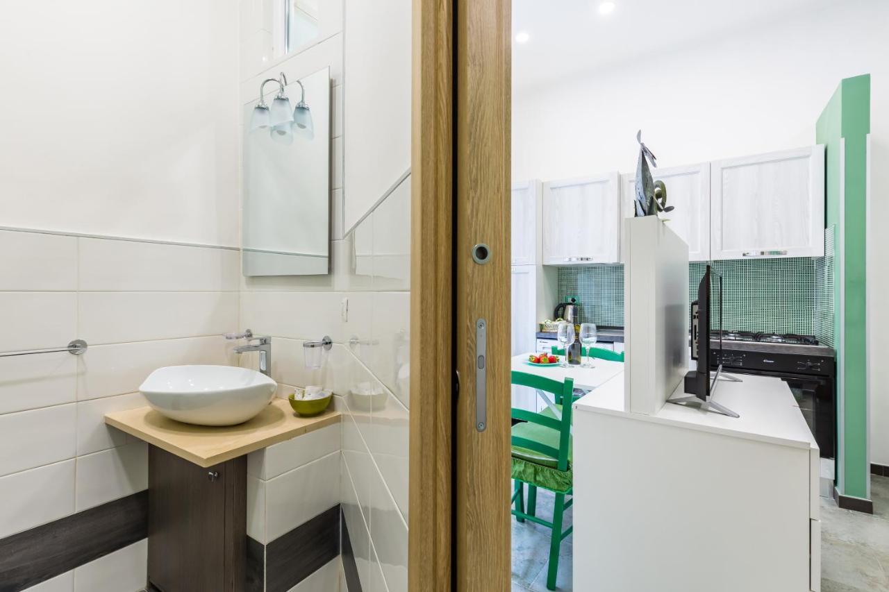 Gelso Complex Studios And Flat By Napoliapartments Exterior photo