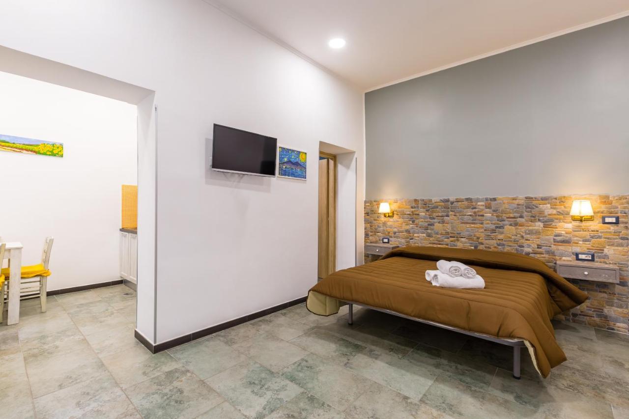Gelso Complex Studios And Flat By Napoliapartments Exterior photo